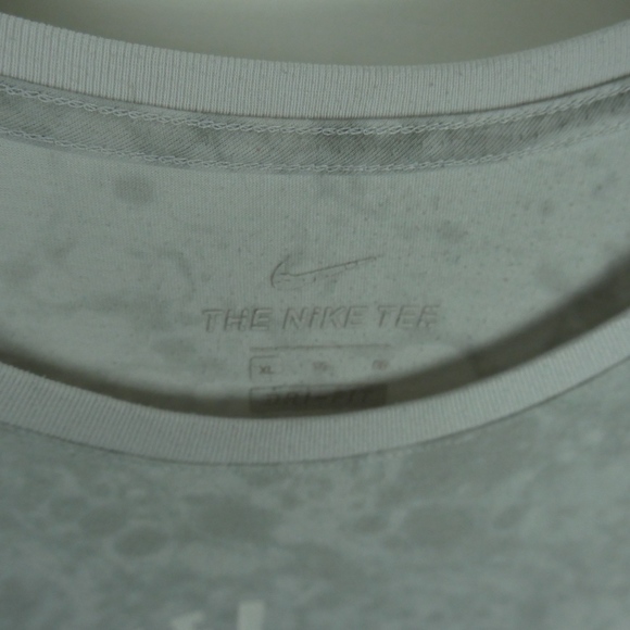 Nike Dri-Fit Shirt - Picture 3 of 4